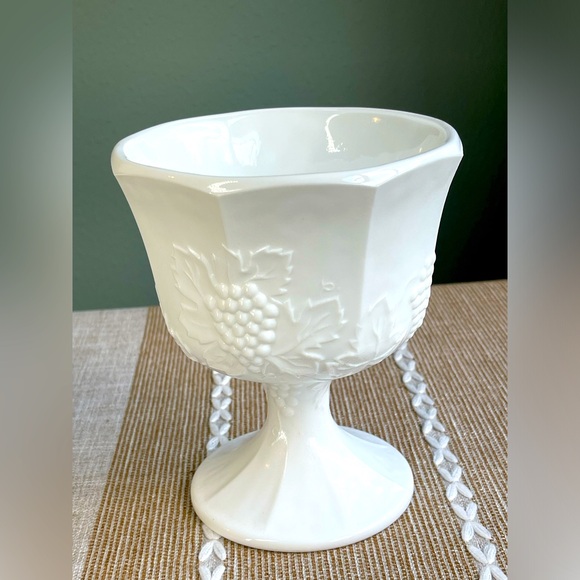 Vintage White Milk Glass Pedestal Vase with Grapes & Leaves Etching - Picture 4 of 9